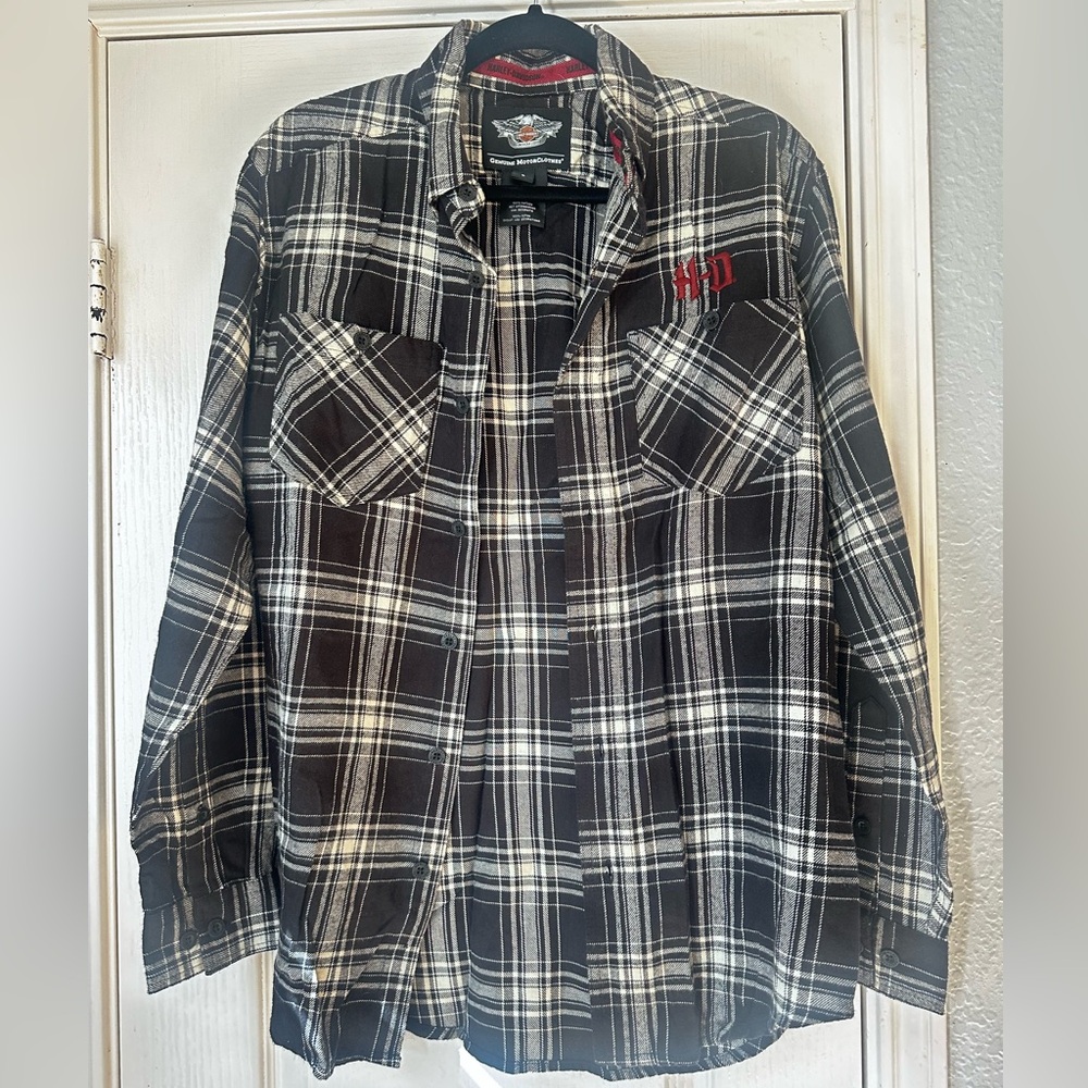 Harley-Davidson button down men’s shirt. Size S